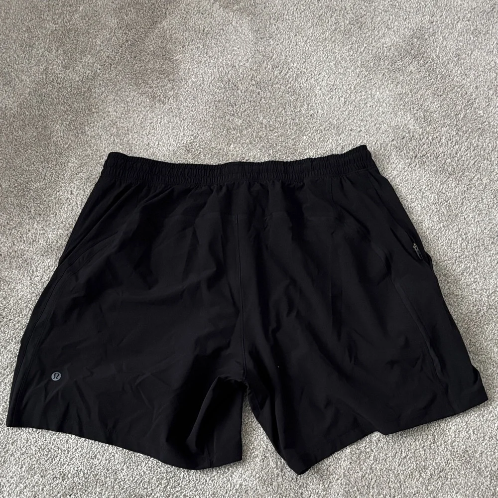 lululemon athletica Men's Black Athletic Shorts - Picture 2 of 6